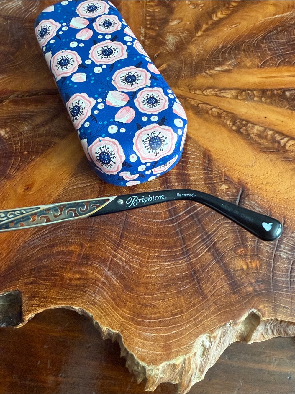 Brighton Black Ladies Sunglasses with Blue Floral Case - Picture 4 of 6
